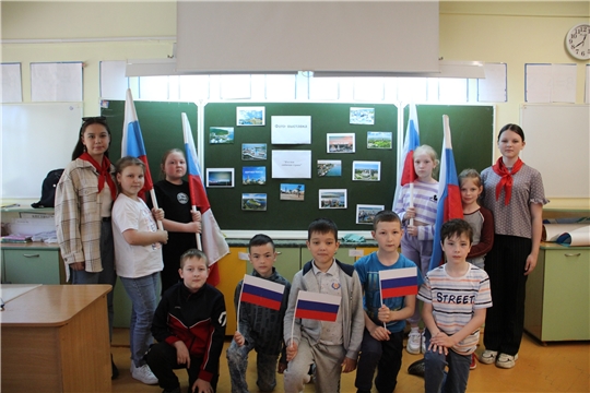 Столичные школьники – участники городской акции «Моя Россия», приуроченной ко Дню России