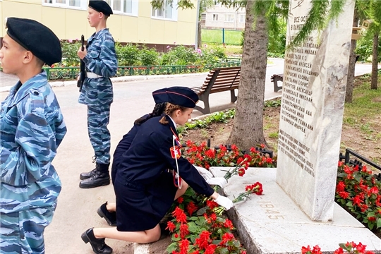Минутой молчания и возложением цветов почтили память героев Великой Отечественной войны обучающиеся столичных образовательных учреждений