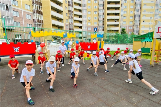 Быстрее, выше, сильнее: утро Международного Олимпийского дня в детских садах столицы началось с зарядки и спортивных игр