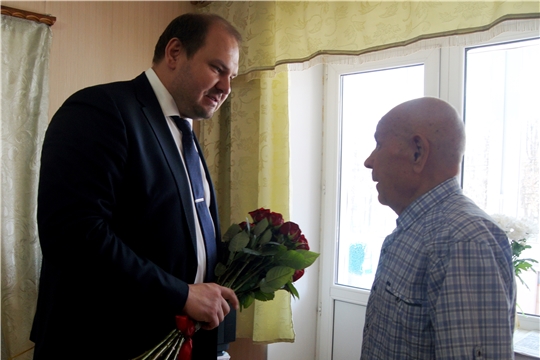 Денис Спирин и Павел Литвиненко поздравили ветерана Великой Отечественной войны