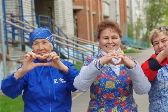Чебоксарские волонтёры серебряного возраста присоединились к празднику «День любви к деревьям»