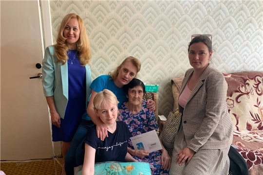 В Год выдающихся земляков жительница Чебоксар Наталия Глунцова отметила 90-летие