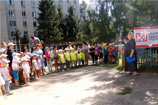 Чебоксарам – 553: в Ленинском районе состоялся детский дворовый праздник «ДетиЧе: Хороша чувашская столица!»