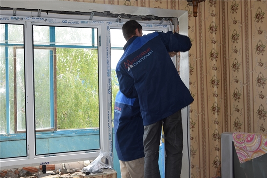 Реконструкция улицы Гражданская: в некоторых многоквартирных домах идет замена окон