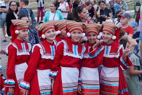 В Чебоксарах провели культурно-спортивный дворовый праздник, приуроченный ко Дню знаний