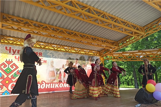 В городе Канаш прошел праздничный концерт, посвященный Дню Республики