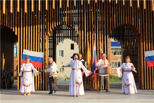 В городе Канаш состоялся праздничный концерт, посвященный Дню Государственного флага Российской Федерации