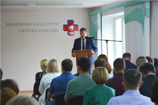 Сергей Павлов поздравил работников скорой медицинской помощи