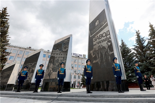 Глава Чувашии Олег Николаев поздравляет с Днём города Чебоксары