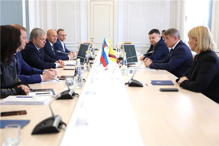 Губернатор Ульяновской области Алексей Русских принял приглашение посетить Чувашию в День Республики