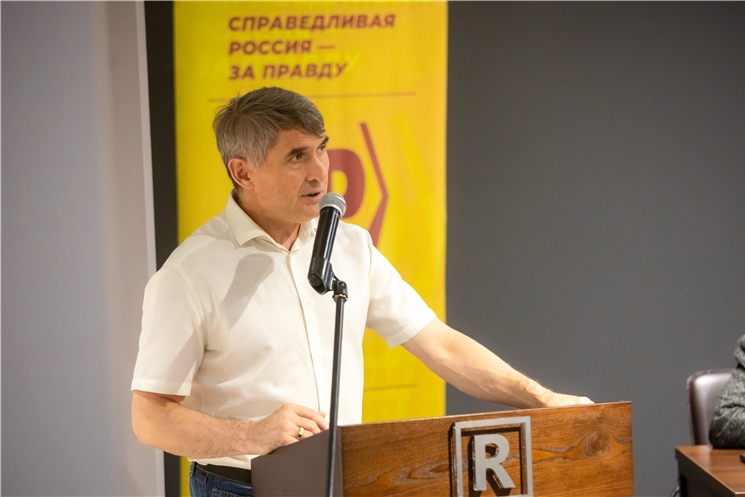 Олег Николаев призвал однопартийцев активнее вовлекаться в решение вопросов развития Чувашии