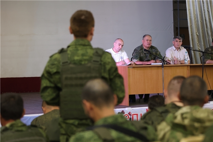 Глава Чувашской Республики Олег Николаев встретился с добровольцами именного батальона «Атал»