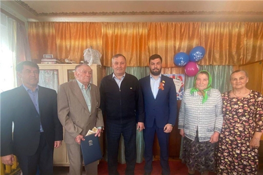Депутат Роман Алексеев поздравил с 90-летием ветерана труда 