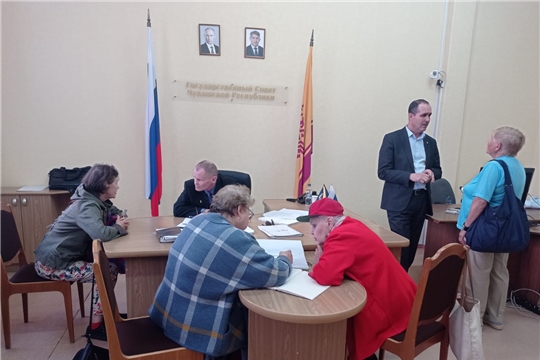 Депутаты Госсовета Игорь Моляков и Владислав Солдатов провели прием граждан