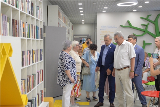 Леонид Черкесов: Современная библиотека -  это место притяжения для жителей