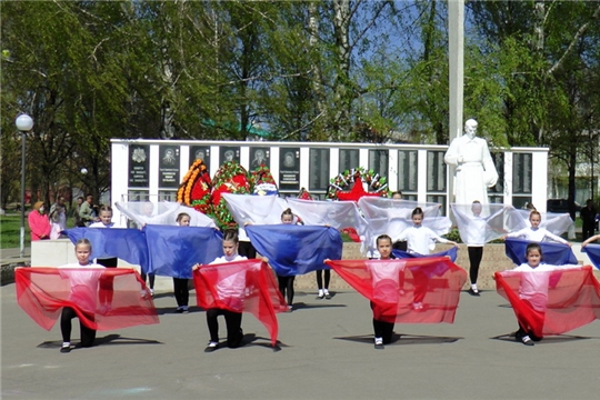 Праздничный концерт в сквере Победы