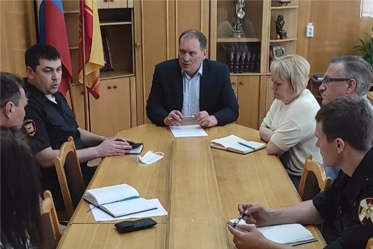 Глава администрации города Шумерля Валерий Шигашев провел совещание по вопросам безопасности при проведении мероприятий