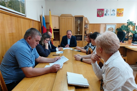 Руководство Шумерли - глава администрации Валерий Шигашев, глава города Сергей Яргунин – провело рабочую встречу с представителями Молодежного парламента