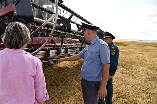 Уборочная страда в Ибресинском районе проходит с соблюдением техники безопасности и пожарной безопасности