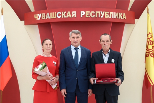 Многодетная семья Александровых награждена орденом «Родительская слава»