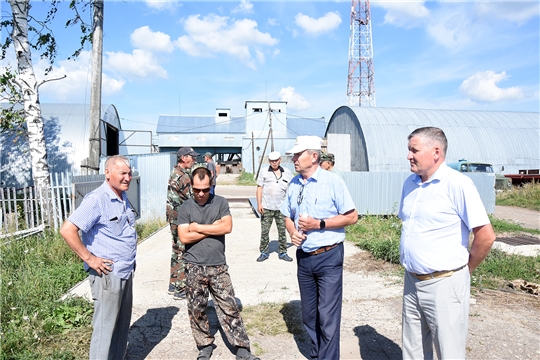 Уборка зерновых в колхозе "Красный партизан"