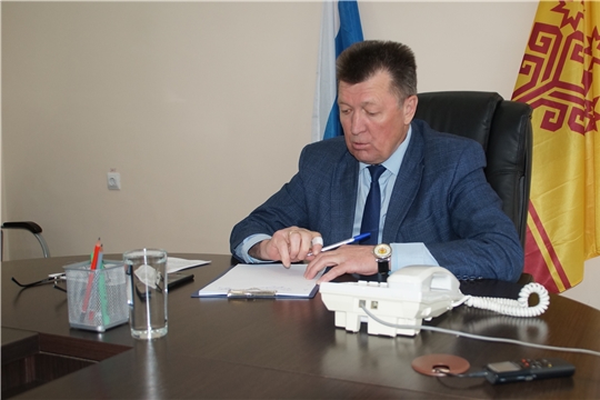 Ремонт дорог, тротуаров, высохшие деревья, надземный переход на "Текстильмаше" и другие актуальные вопросы прямой линии Якова Михайлова