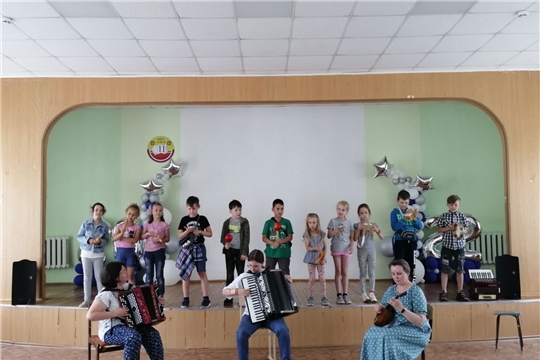 Юные музыканты Чебоксарской ДМШ №2 им.В.П.Воробьева провели мастер-классы для сверстников в пришкольном лагере