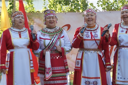 На Аллее искусств прошёл праздничный концерт, посвящённый Дню Республики