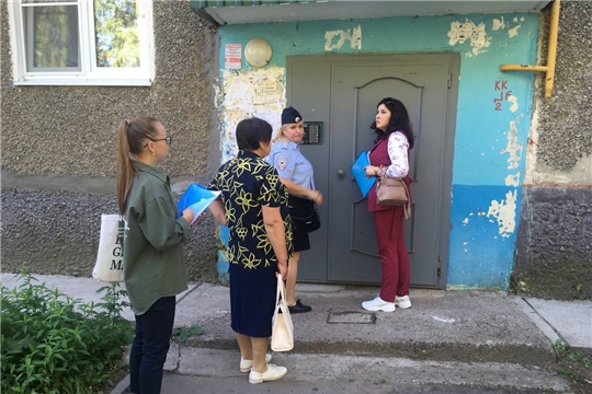 В Калининском районе проведён рейд по семьям и несовершеннолетним, состоящим на профилактическом учёте