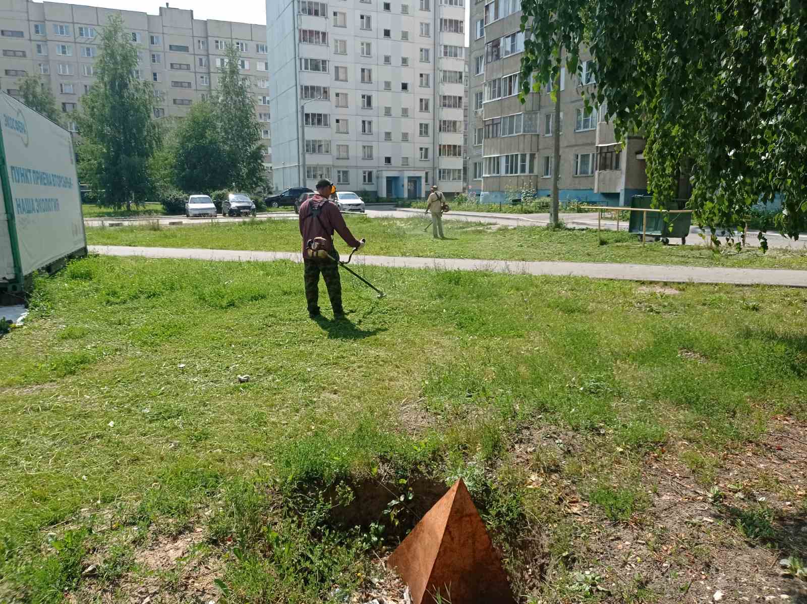 В Калининском районе г. Чебоксары идёт третий этап покоса травы | Управа по  Калининскому району администрации города Чебоксары