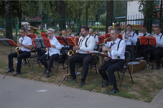 Дворовый праздник "Чебоксары - город будущего"