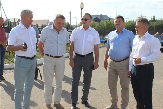 В Комсомольском районе продолжается строительство футбольного поля