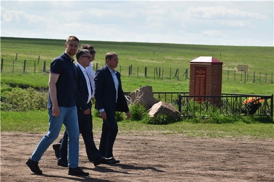 Владимир Осипов проинспектировал ход ремонтных работ дорог Козловского района
