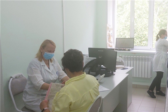 Пациентов Козловской ЦРБ проконсультировала врачебная мобильная бригада Госпиталя для ветеранов войн