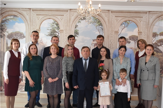 Накануне Международного дня семьи в Красноармейском муниципальном округе чествовали супружеские пары