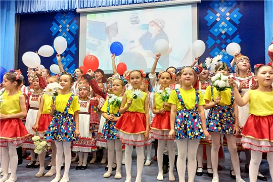 В клубе «Заволжский» Красноармейского муниципального округа прошел концерт в честь Дня медицинского работника