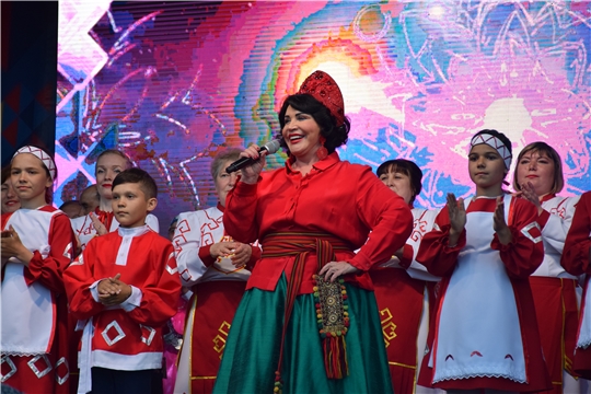 Фестиваль-марафон Надежды Бабкиной "Песни России" запомнится красночетайцам
