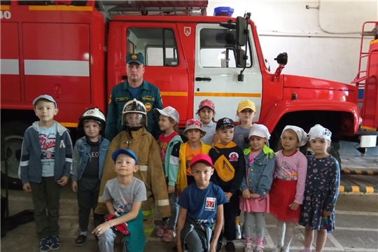 Воспитанники детского сада "Рябинушка" отправились на экскурсию в пожарную часть