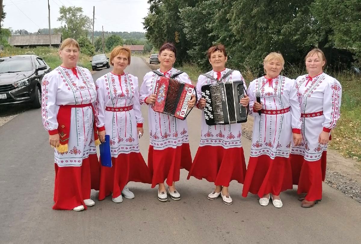 Самодеятельные артисты – всегда долгожданные гости в деревнях | 01.09.2022  | Красные Четаи - БезФормата