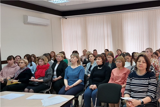 Перед началом летних каникул Комиссия по делам несовершеннолетних провела рабочее совещание с социальными педагогами, с уполномоченными по правам ребенка