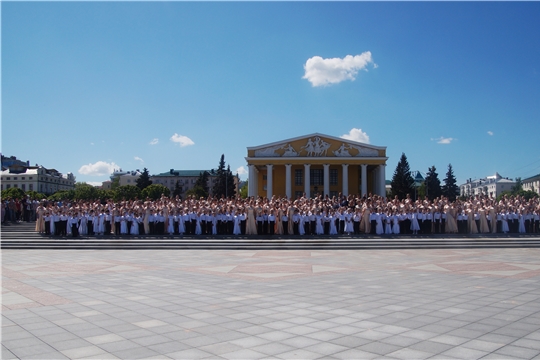 Первый день лета начался с выпускного бала дошколят