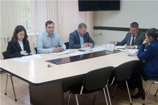 В Ленинском районе состоялось совещание по вопросам взыскания просроченной задолженности управляющих компаний перед РСО