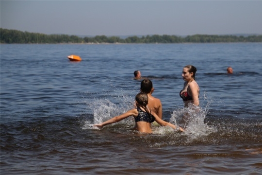 Купальный сезон: правила поведения на воде