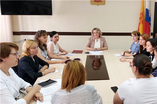 Комиссия по делам несовершеннолетних и защите их прав Ленинского района провела рабочее совещание с социальными педагогами техникумов