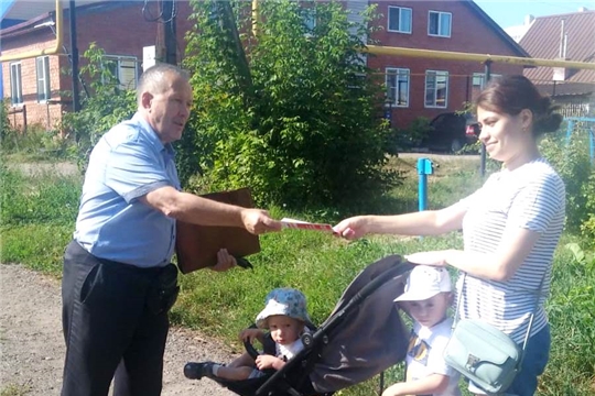 В рамках профилактики пожаров в частном секторе проведен обход более 30 домовладений