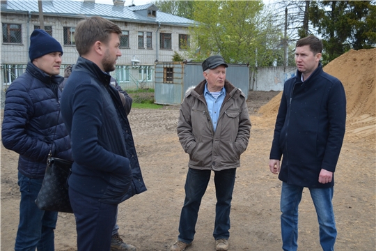 Сергей Мастьянов ознакомился с ходом строительных работ на двух объектах города Мариинский Посад