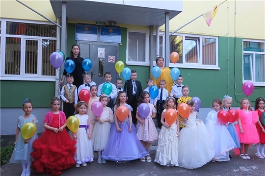 Торжественно и трогательно проходят в МБДОУ «ЦРР – детский сад «Рябинка» выпускные вечера