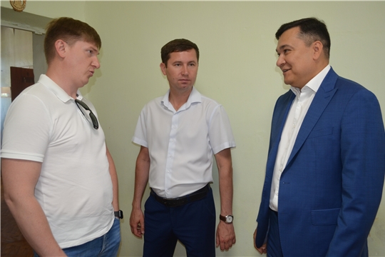 Главный федеральный инспектор по Чувашской Республике Григорий Сергеев ознакомился с ходом капитального ремонта в Шоршелской СОШ