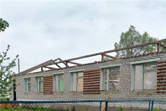 В селе Ярабайкасы продолжается  капитальный ремонт врачебной амбулатории