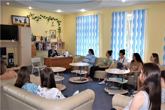 В Президентском перинатальном центре продолжается «Школа матерей»